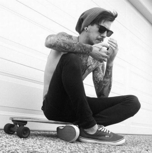 50+ Unique Skater Boy Hair Styles, Outfits and Looks